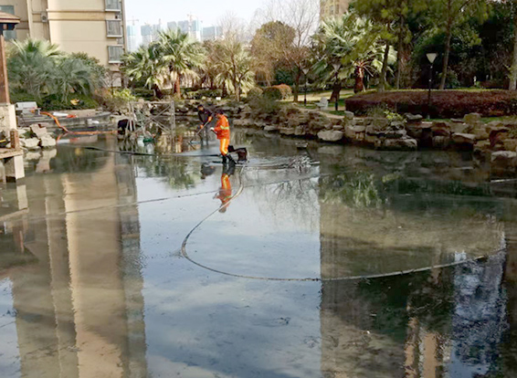 细水乡景观池淤泥清理